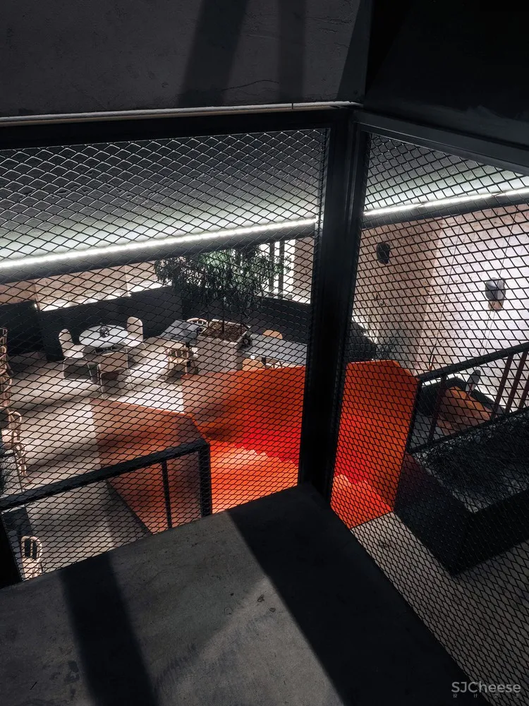 新作 | Architecture bureau DA 比萨22号餐厅 首