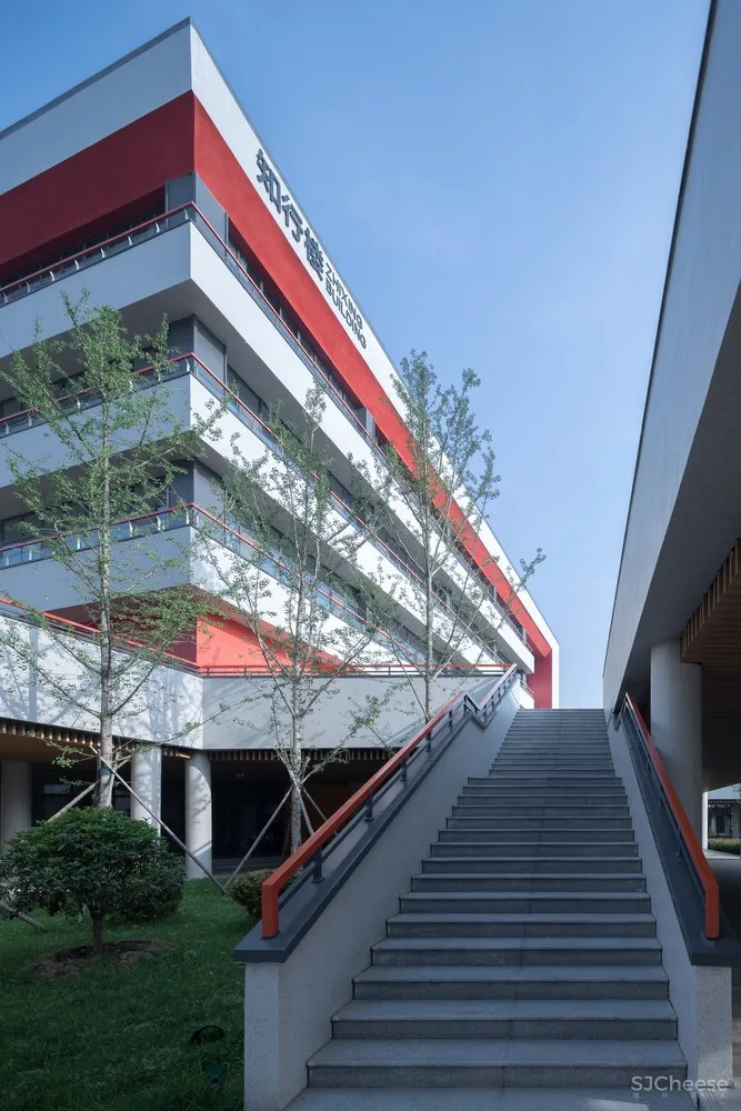 济宁海达行知学校 / 象外营造工作室