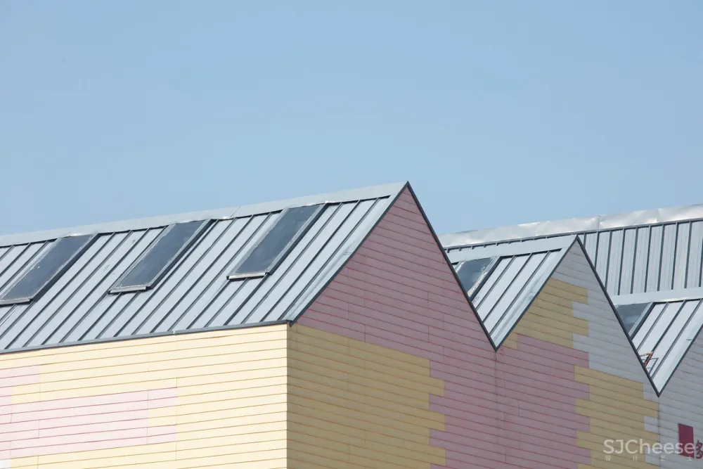 岳阳县三中学风雨操场兼报告厅,湖南 / 素朴建筑工作室