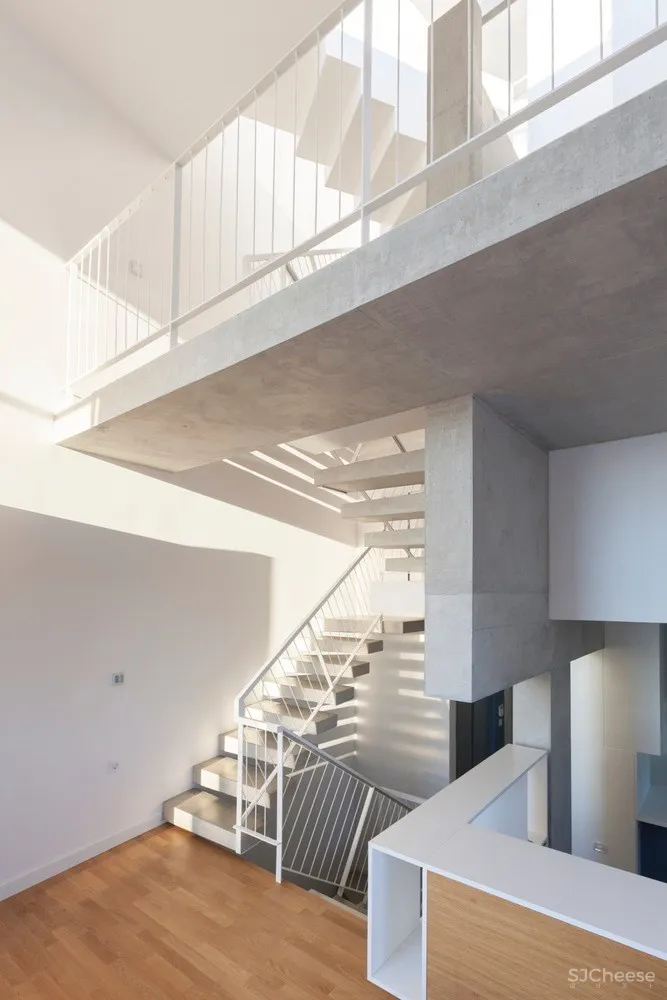 Ntovros Vasileios Architects | 俯瞰大海的希腊清新小别墅