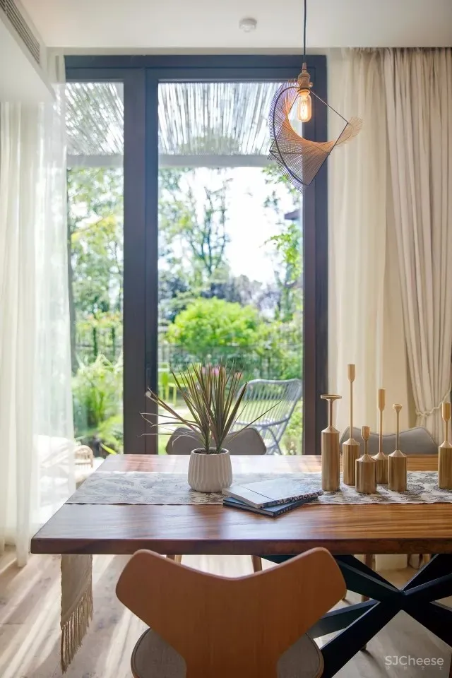 350㎡成都麓湖沉香谷别墅 | 中英致造设计事务所