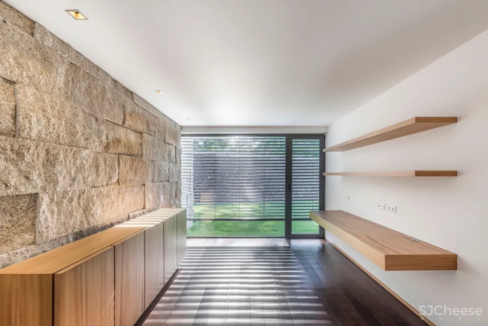 FCC Arquitectura | 葡萄牙拥有大地形区域的别墅 Campo das Paulas