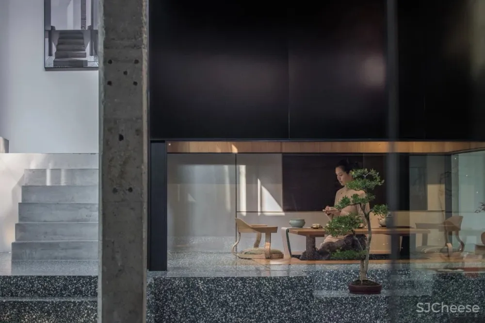 新作 | 耗资1000万,在450 m² 的老建筑内造了8个房子! 首