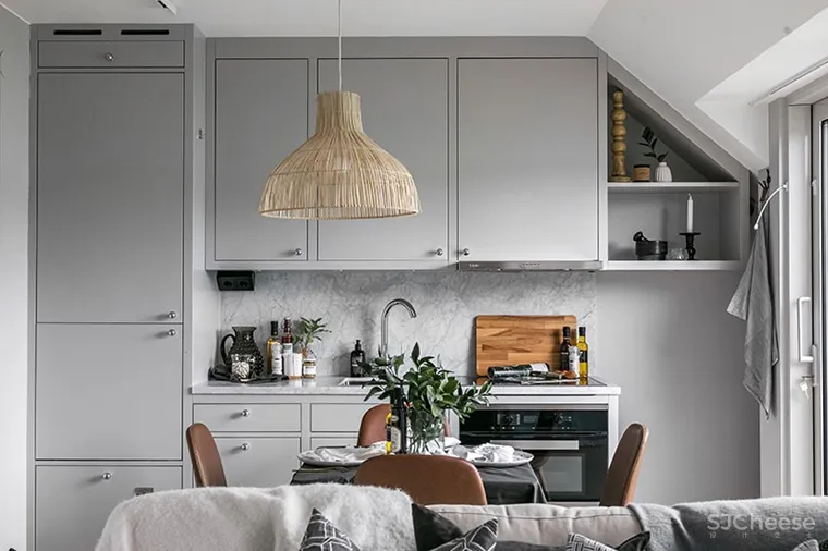 将空间打开,让阁楼成为舒适的单身小宅