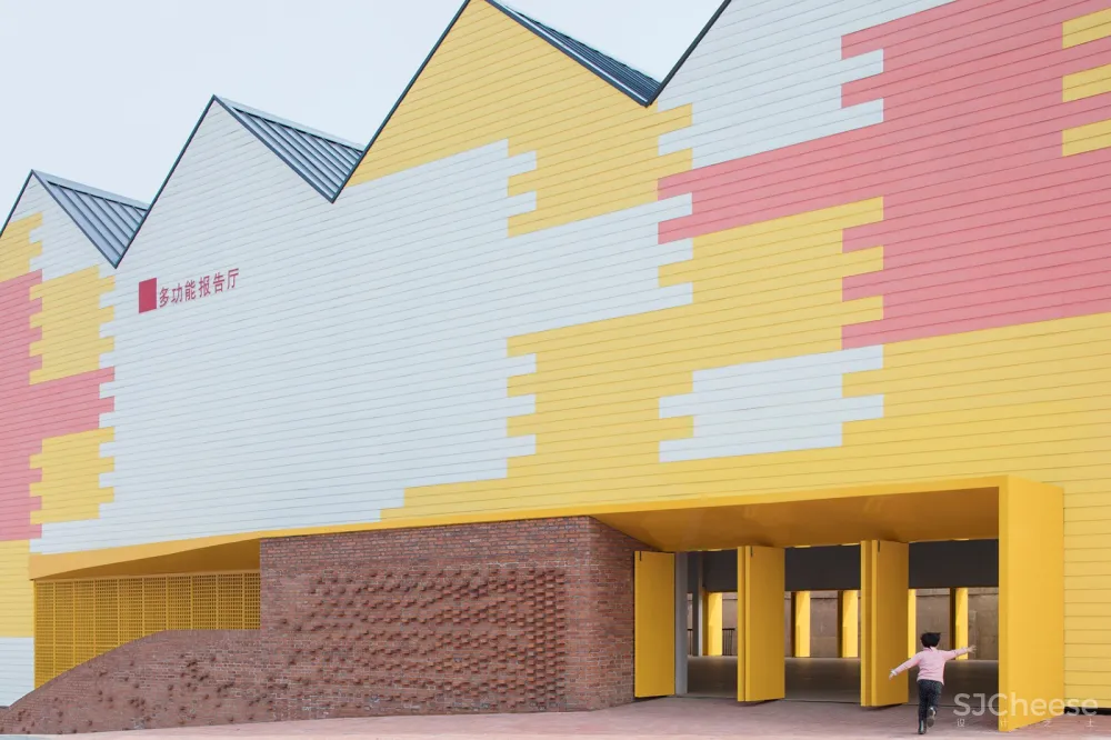 岳阳县三中学风雨操场兼报告厅,湖南 / 素朴建筑工作室