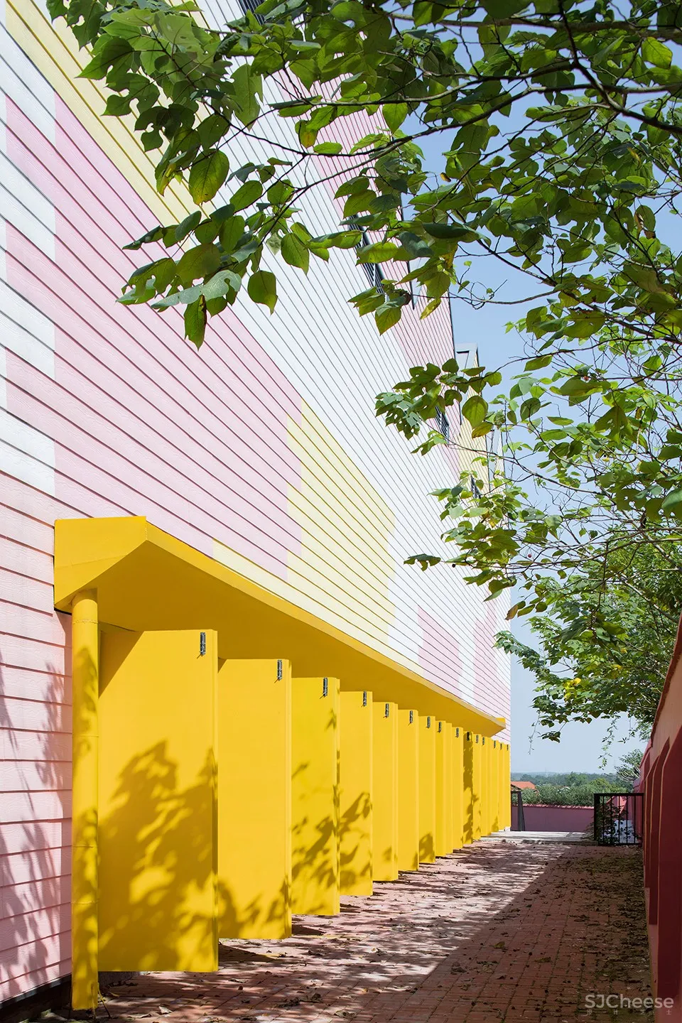 岳阳县三中学风雨操场兼报告厅,湖南 / 素朴建筑工作室