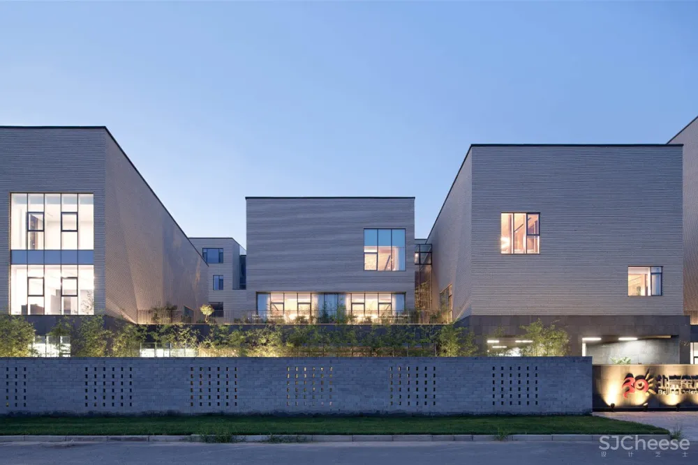 北京东方阳阳企业办公建筑 / BIAD第六建筑设计院