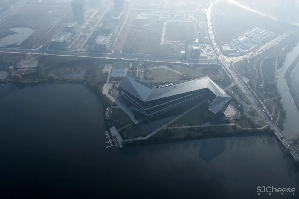 腾讯武汉研发中心 / 栖城设计