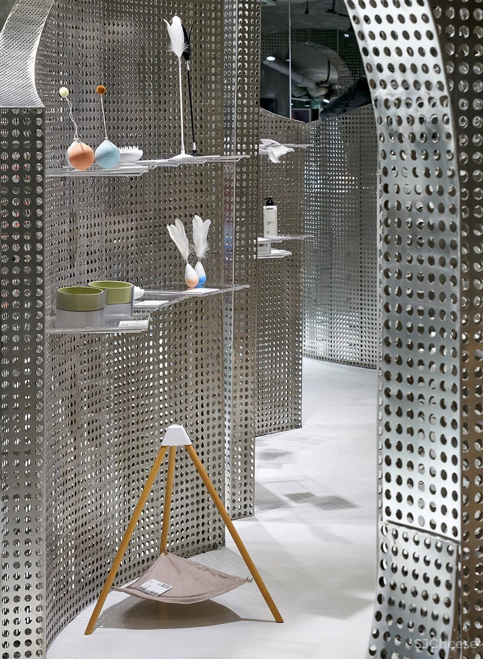 最新 I.F.S.E. SPACE CREATIVE LAB | 上海“动物脊背”零售空间设计 首