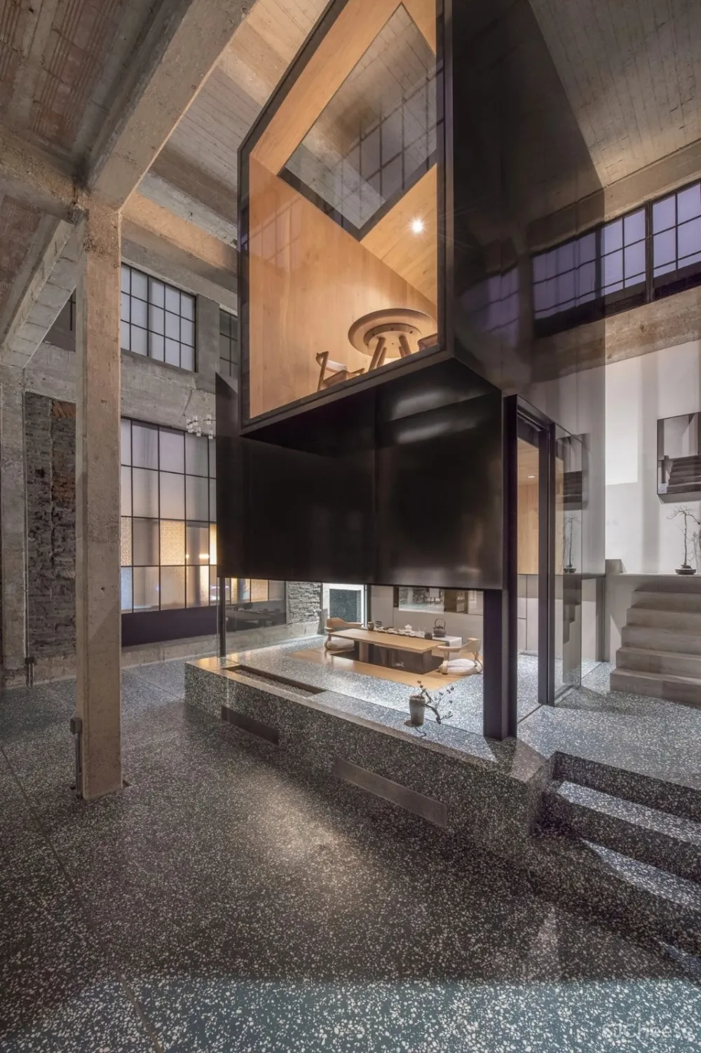 新作 | 耗资1000万,在450 m² 的老建筑内造了8个房子! 首