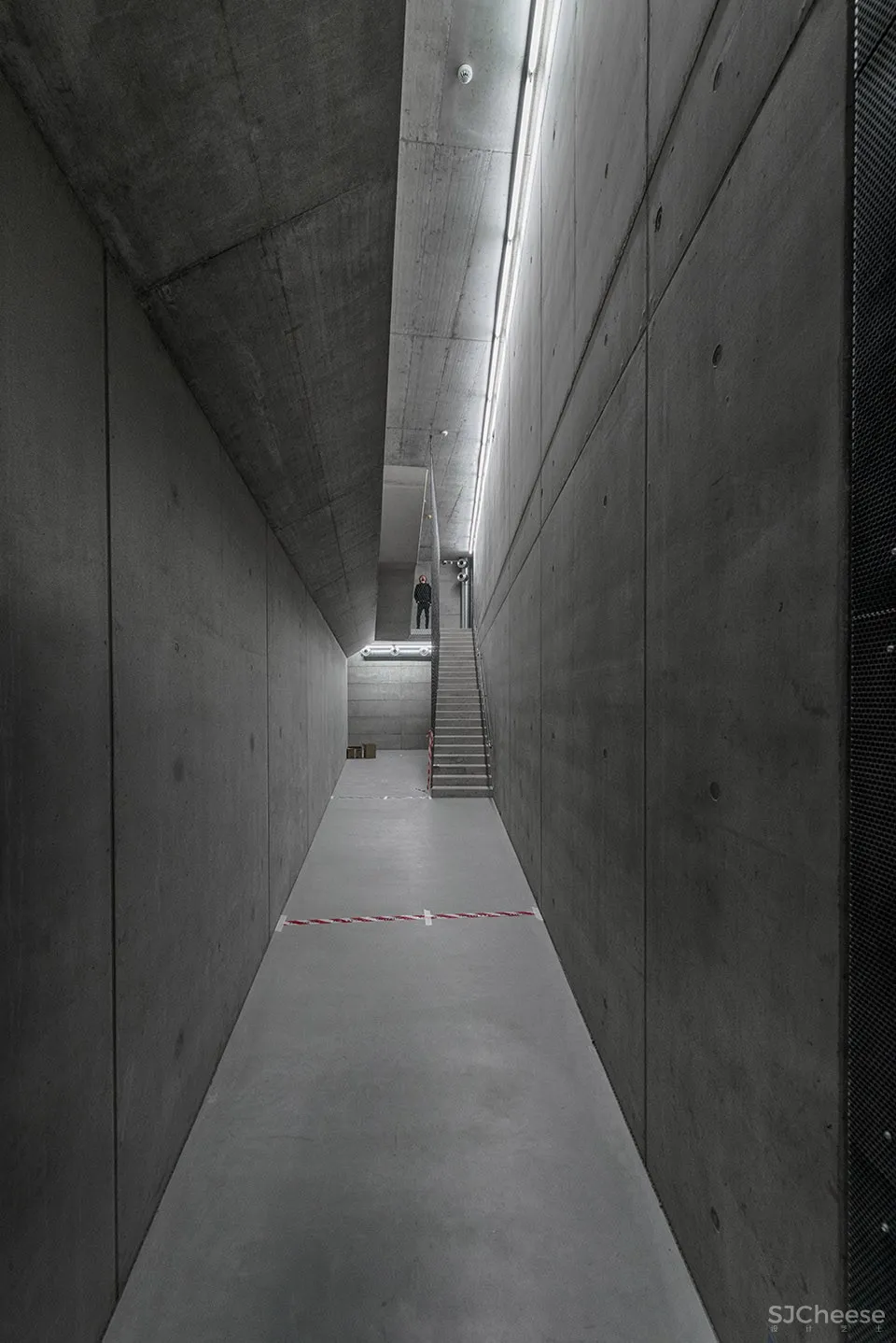 DOX+当代艺术中心 / Petr Hájek Architekti 首