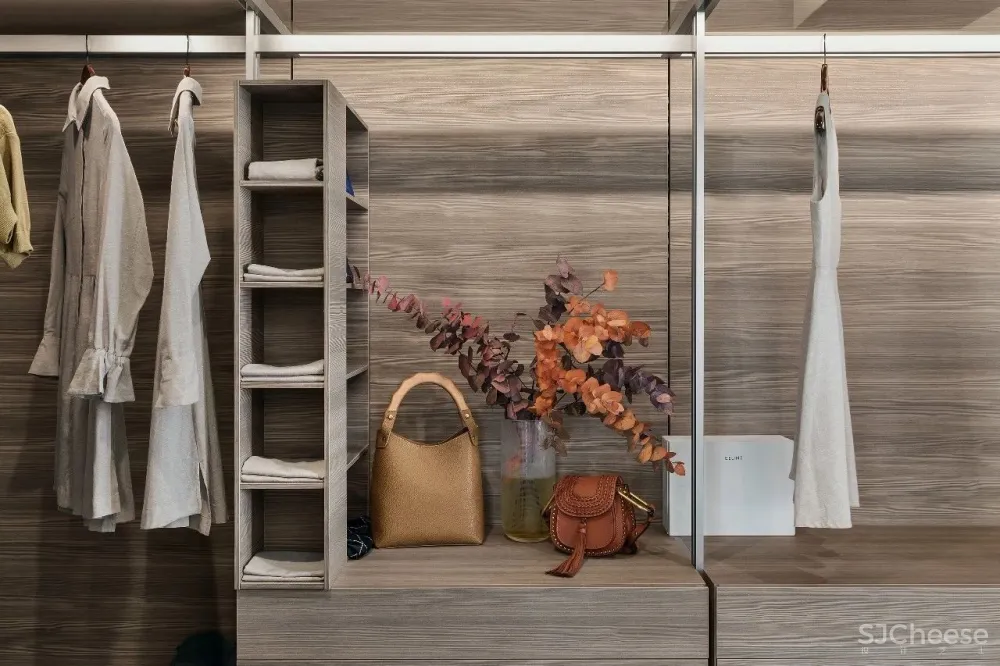 由单纯到复杂,再复归成熟的单纯