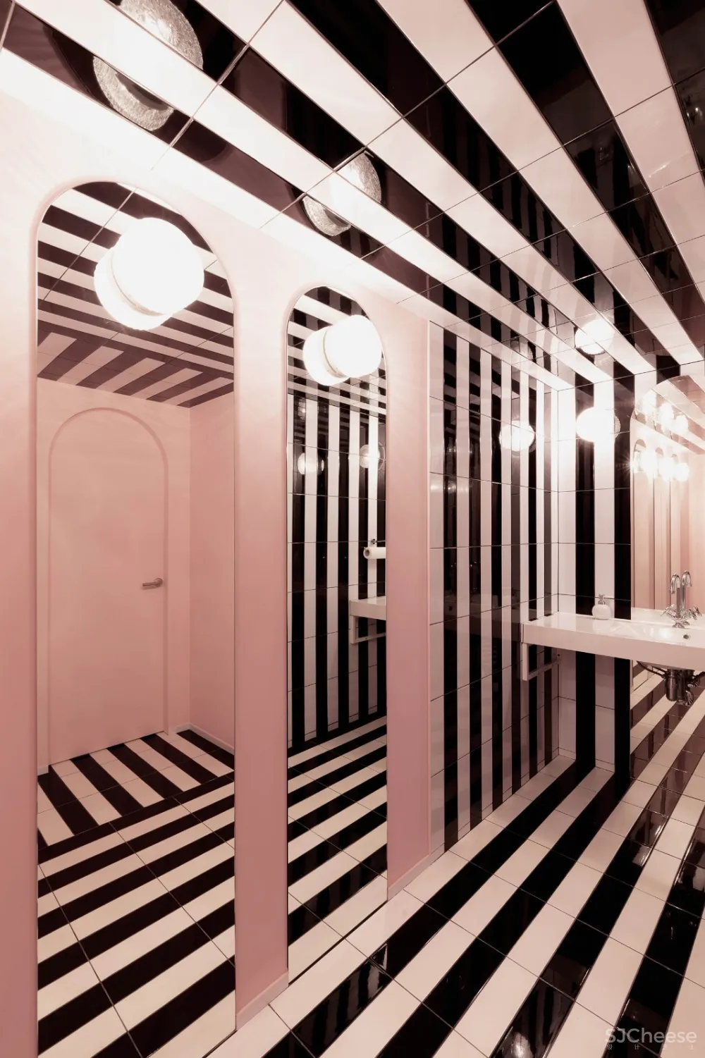 80㎡基辅NAÏVE起泡酒酒吧 | AKZ Architectura