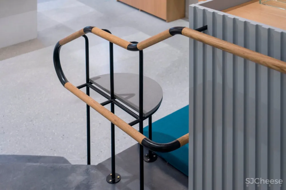 旧烘焙厂改造成的P.Y.E眼镜店 | Facultative Works