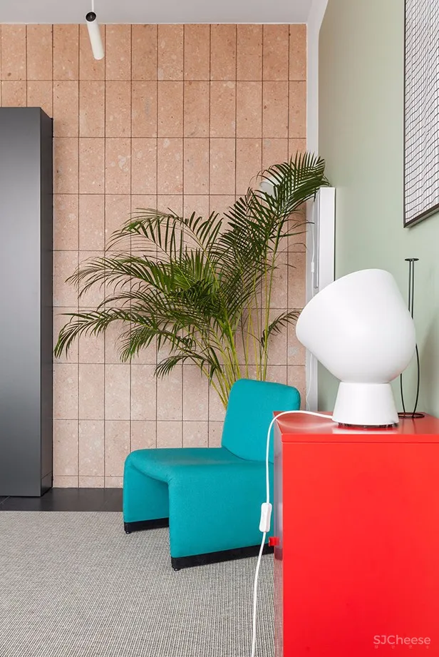 90㎡ 时尚彩色公寓丨家就该这样充满活力 首