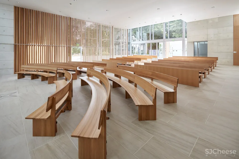 Mark Cavagnero Associates | 白色混凝土教堂