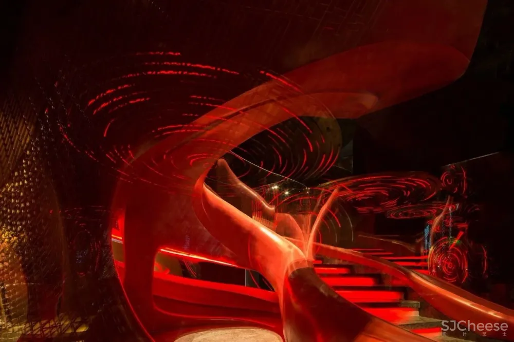 最新 | 黄永才:超有未来感的太空主题星舰酒吧,广州夜店新地标! 首