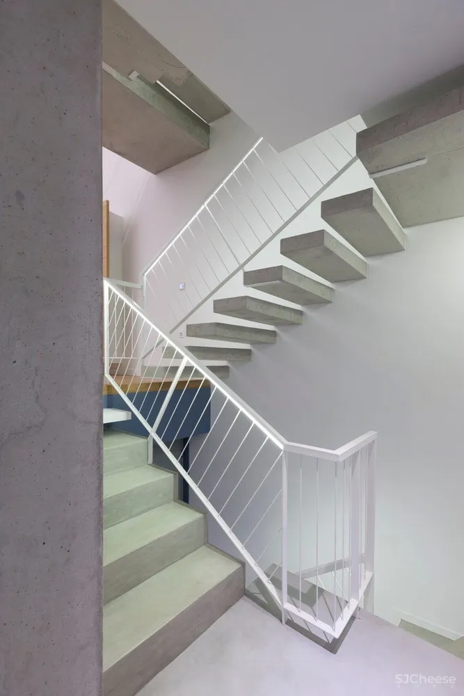 Ntovros Vasileios Architects | 俯瞰大海的希腊清新小别墅