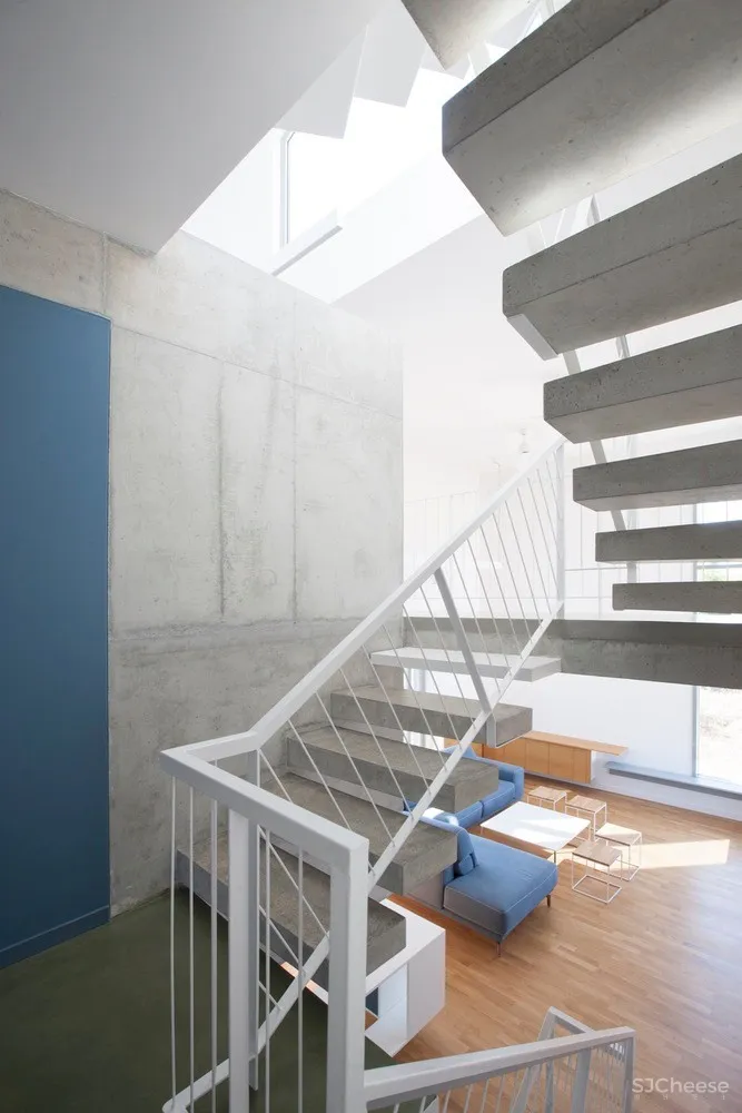 Ntovros Vasileios Architects | 俯瞰大海的希腊清新小别墅