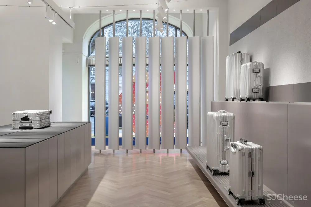 Universal Design Studio | Rimowa柏林首家门店