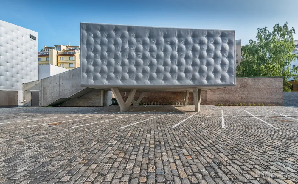 DOX+当代艺术中心 / Petr Hájek Architekti 首