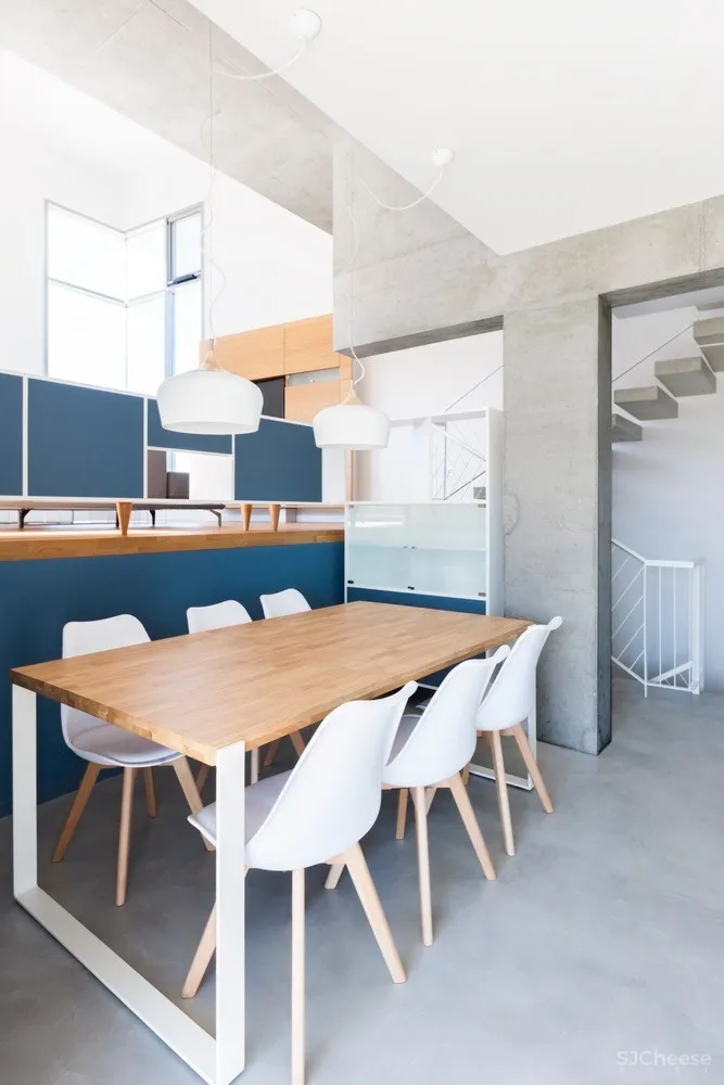 Ntovros Vasileios Architects | 俯瞰大海的希腊清新小别墅