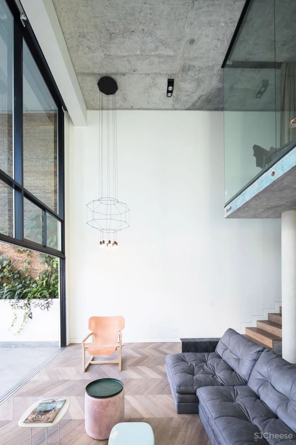 新作 | Sandra Robles Boesler 翻新巴拿马工业风公寓 首