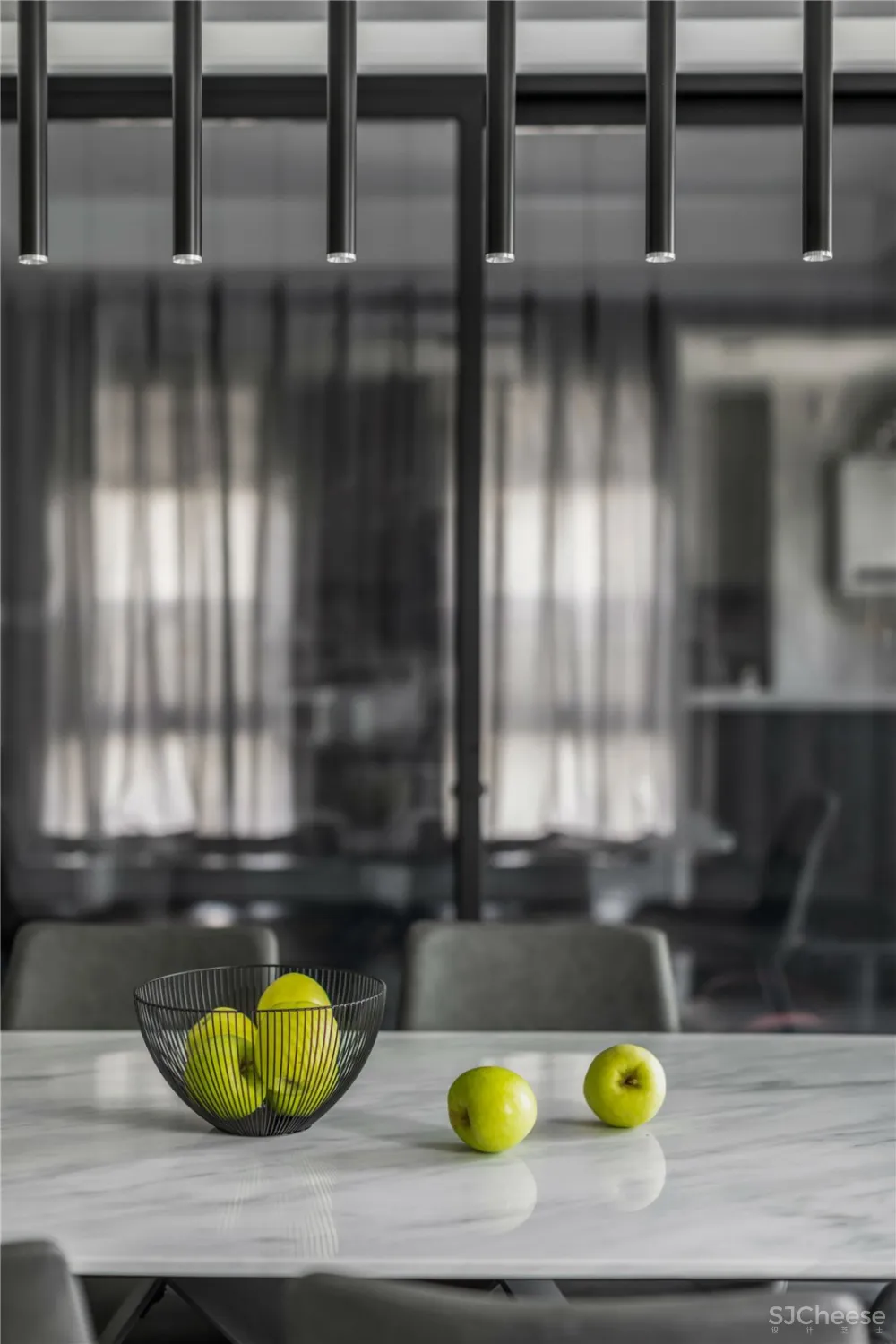 《37℃灰》将简约与高级化为一种低调的奢华 | 一品&囧家 首