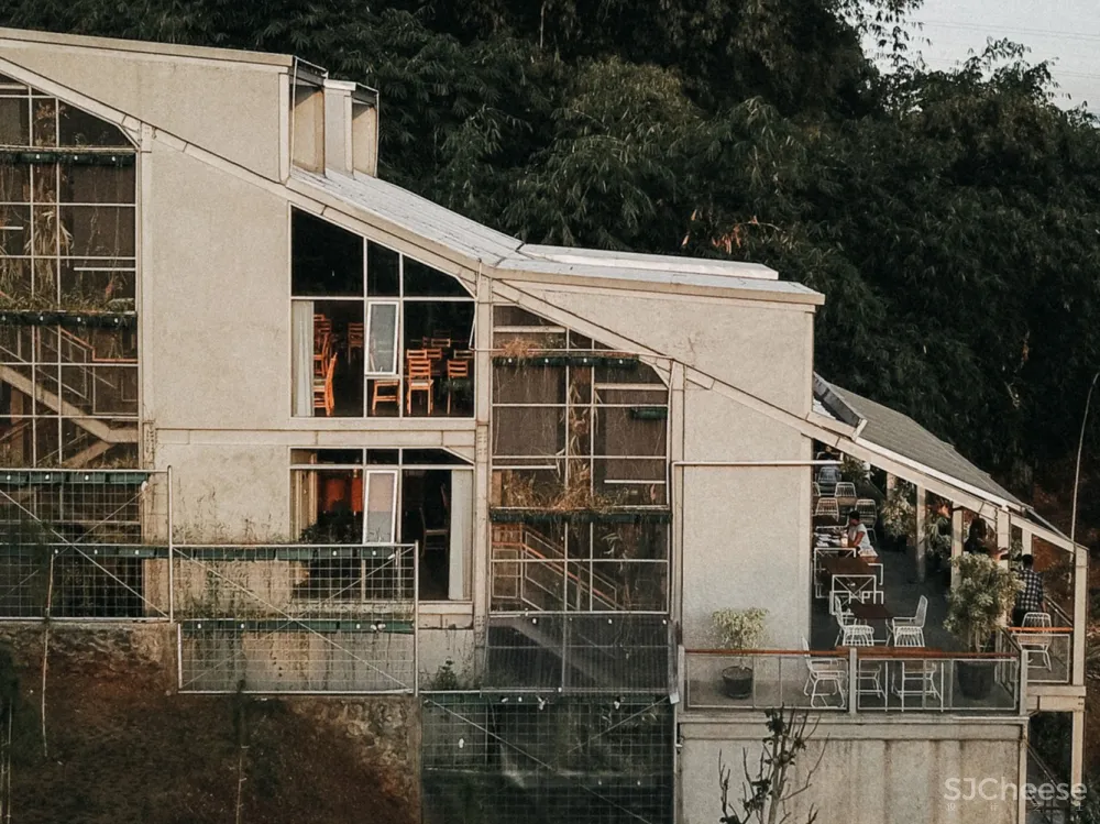 LUWIST | 印尼学生阶梯活动中心