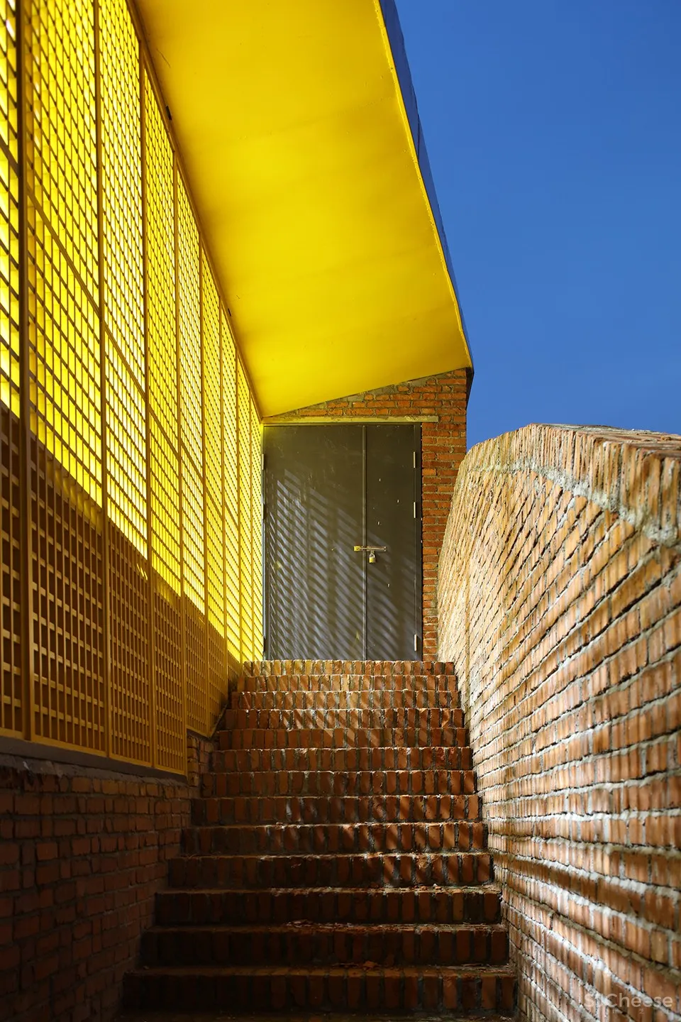 岳阳县三中学风雨操场兼报告厅,湖南 / 素朴建筑工作室