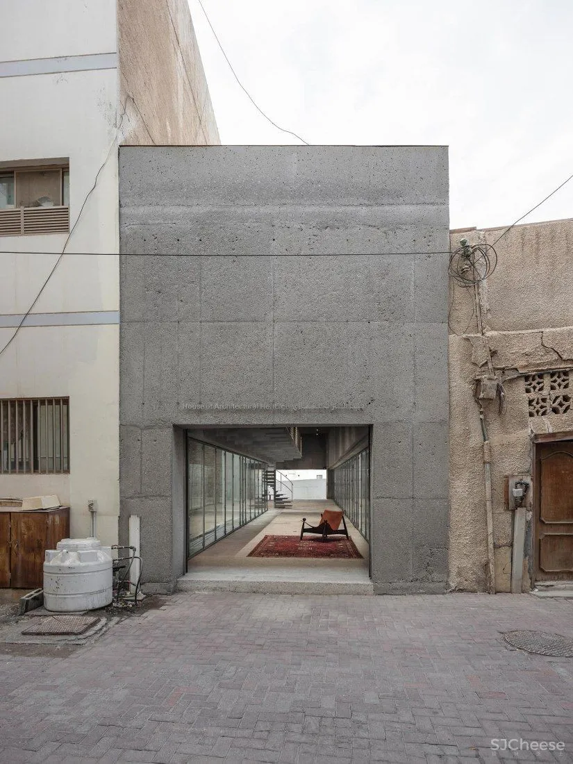 首发 | Leopold Banchini Architects 结构框架展示空间