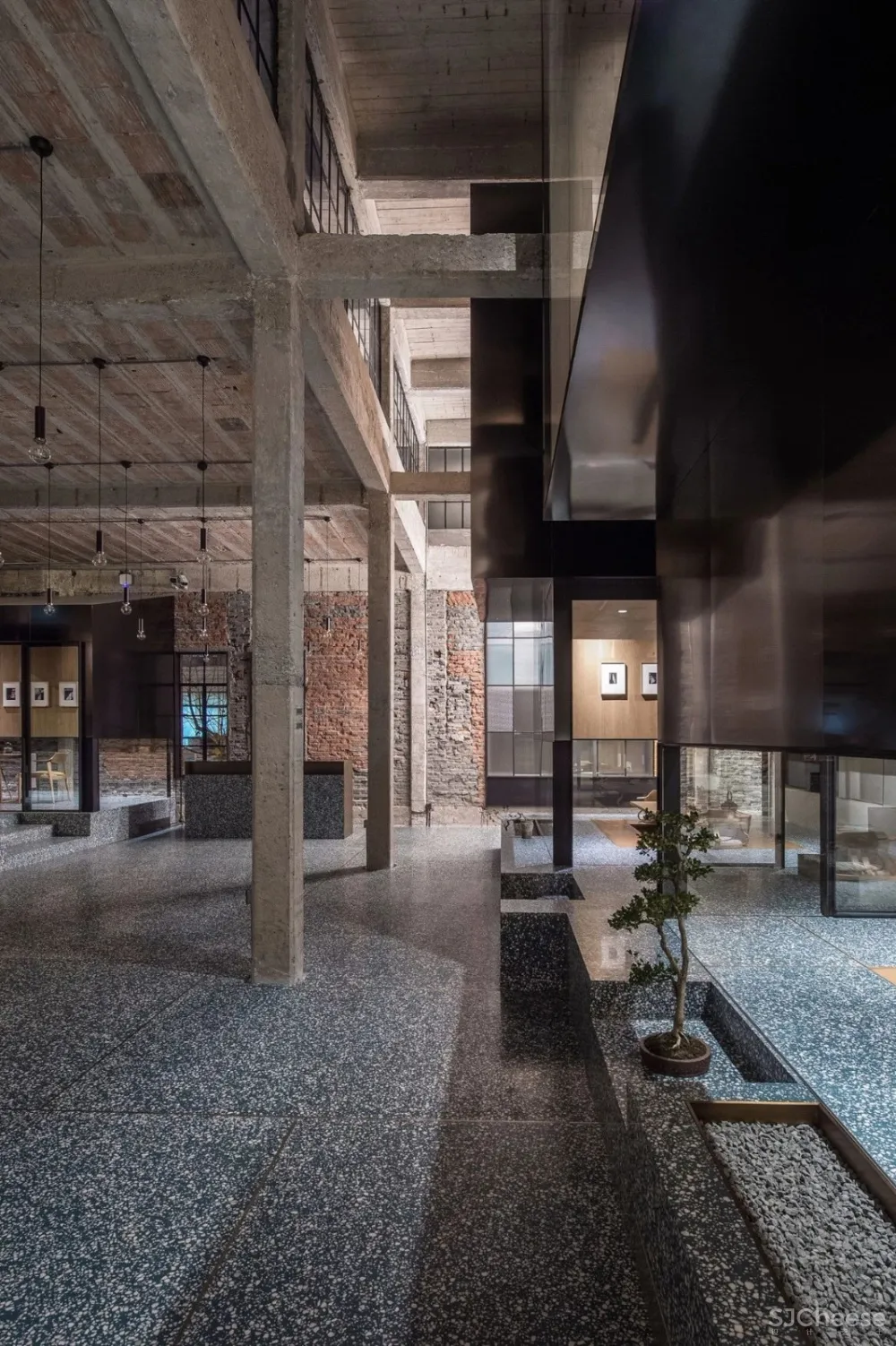 新作 | 耗资1000万,在450 m² 的老建筑内造了8个房子! 首