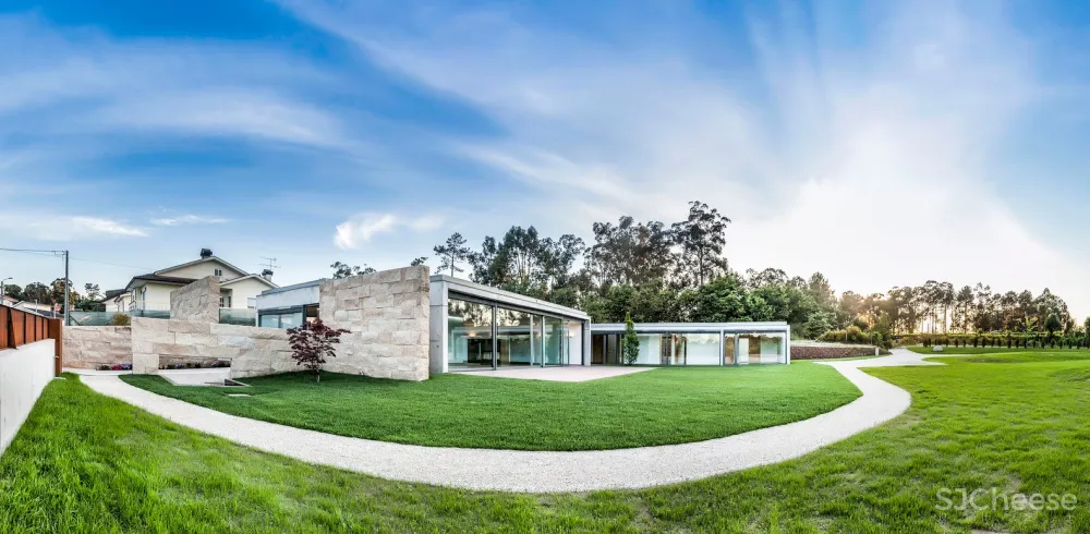 FCC Arquitectura | 葡萄牙拥有大地形区域的别墅 Campo das Paulas