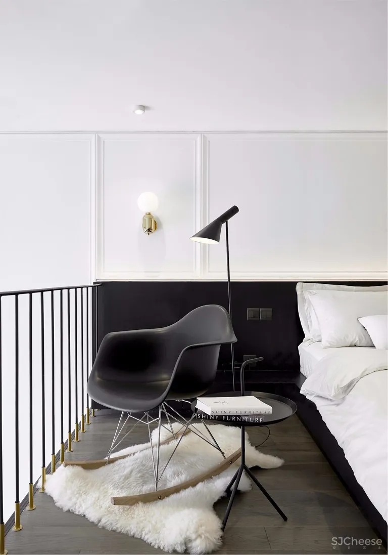 黑白复式公寓 | 目心设计