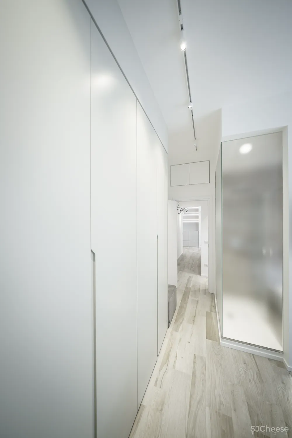 把空间想象成一个游乐场，65㎡罗马极简公寓 | Brain Factory 首