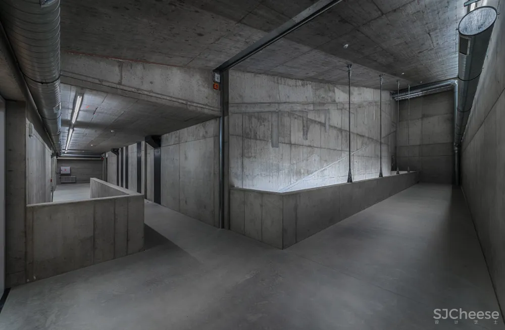 DOX+当代艺术中心 / Petr Hájek Architekti 首