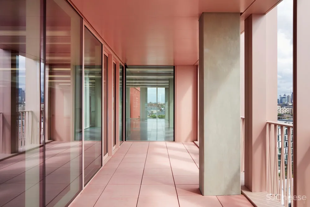 R7 | 粉色办公大楼