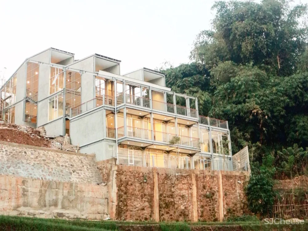 LUWIST | 印尼学生阶梯活动中心