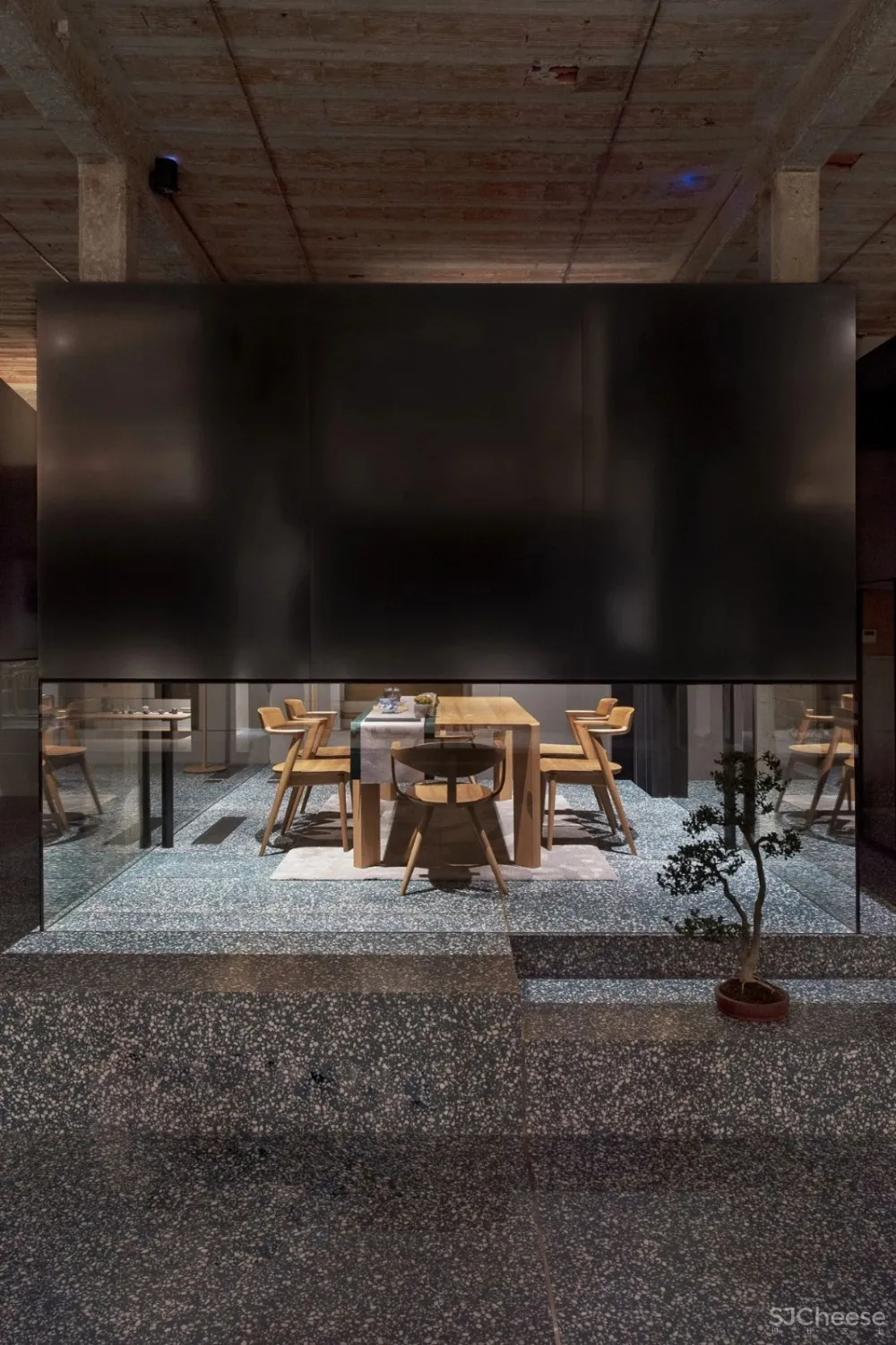 新作 | 耗资1000万,在450 m² 的老建筑内造了8个房子! 首