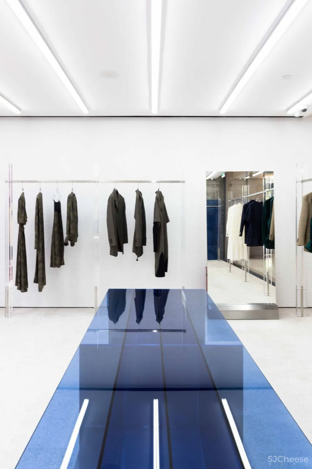 首发 | 多彩结构概念的运用 IMMI上海旗舰店 首