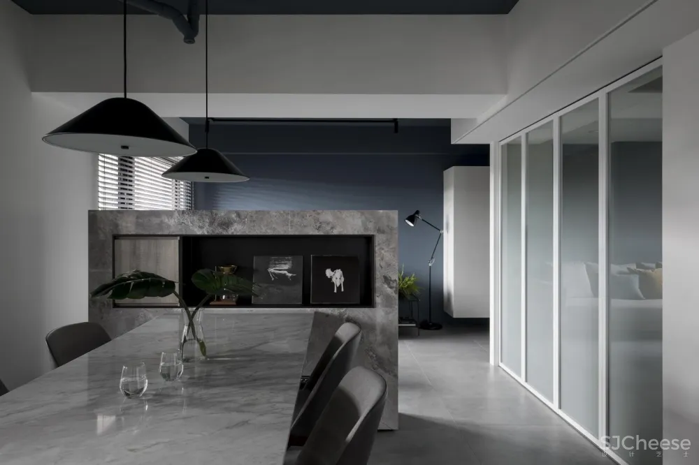 Blue in the F | 易其设计