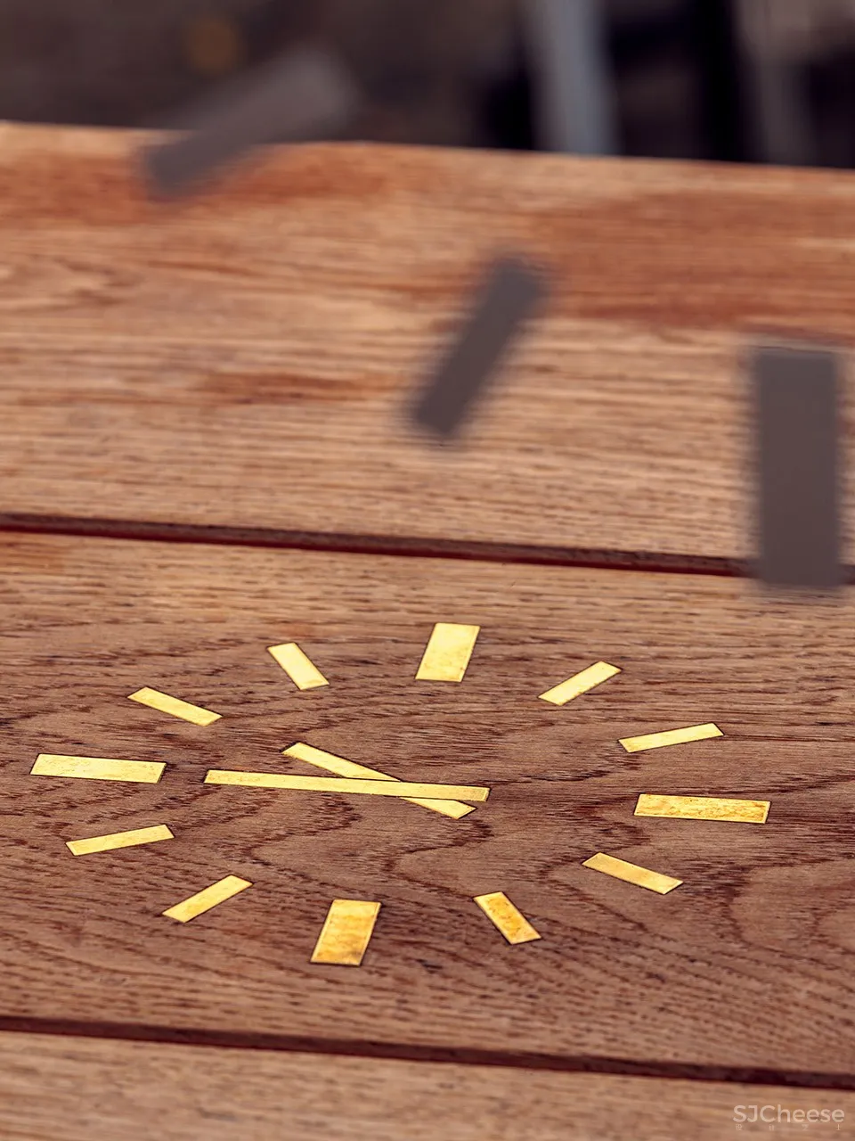 候车大厅内的酒吧餐厅,布达佩斯 / 81font