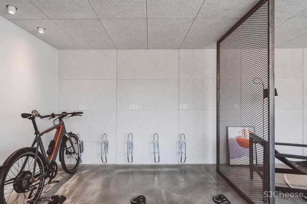 手表品牌Cronos国际办事处 | Philippe Corthout 首