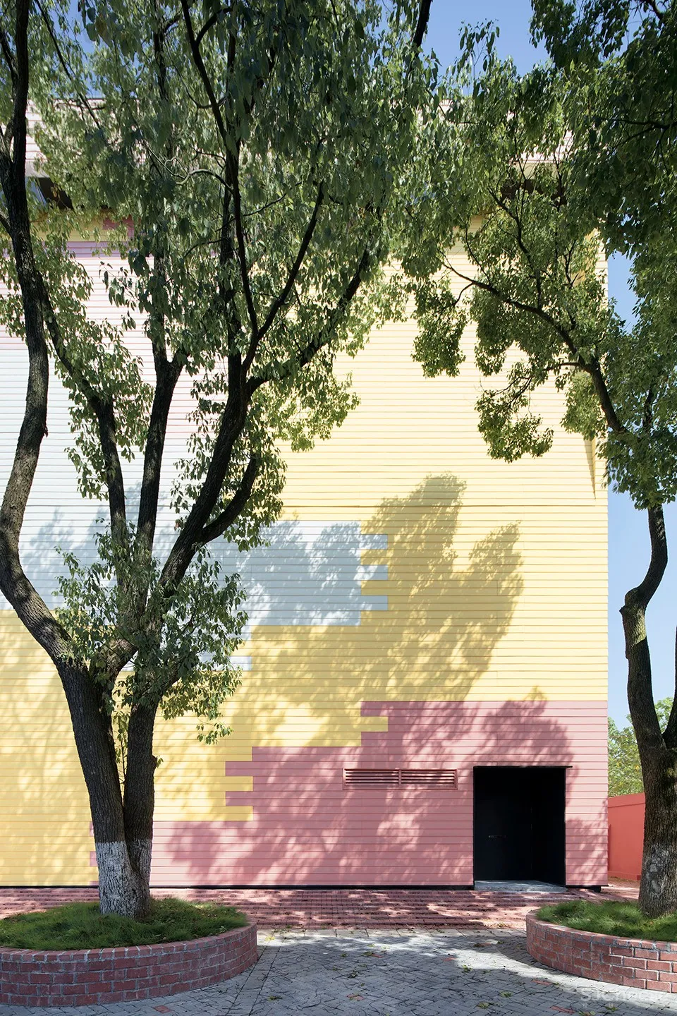 岳阳县三中学风雨操场兼报告厅,湖南 / 素朴建筑工作室