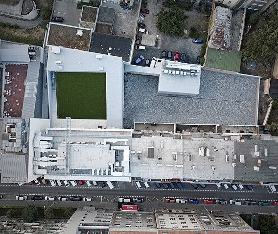 DOX+当代艺术中心 / Petr Hájek Architekti 首