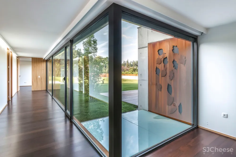 FCC Arquitectura | 葡萄牙拥有大地形区域的别墅 Campo das Paulas