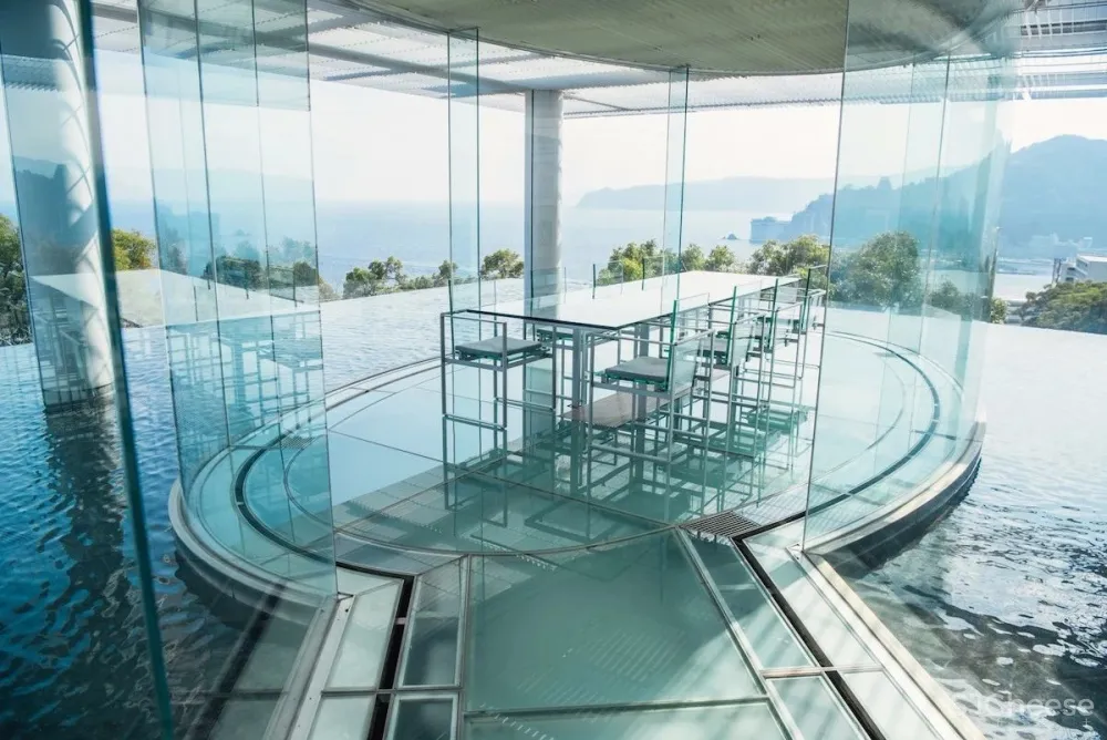 安藤忠雄,坂茂、隈研吾设计的温泉酒店,冷峻的外表却是有温度的设计