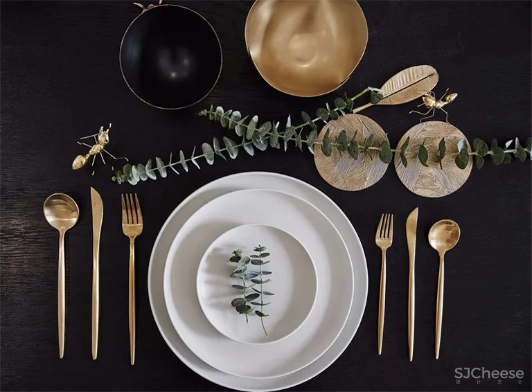 黑白复式公寓 | 目心设计