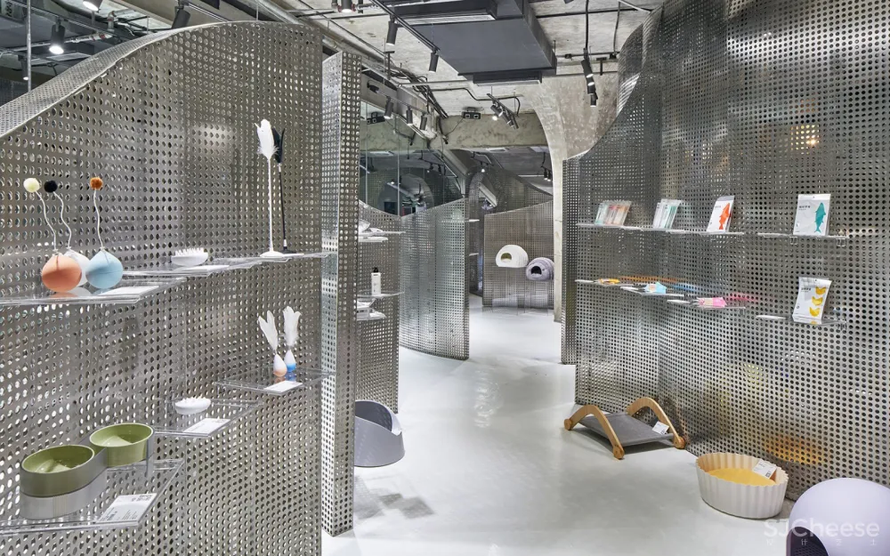 最新 I.F.S.E. SPACE CREATIVE LAB | 上海“动物脊背”零售空间设计 首