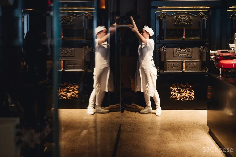 首发 | Liz Muller设计 最新一家纽约星巴克臻选烘焙店开幕了! 首